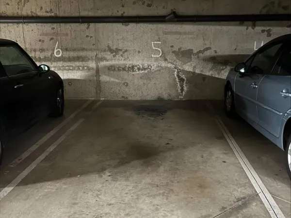 Parking 8 m²
