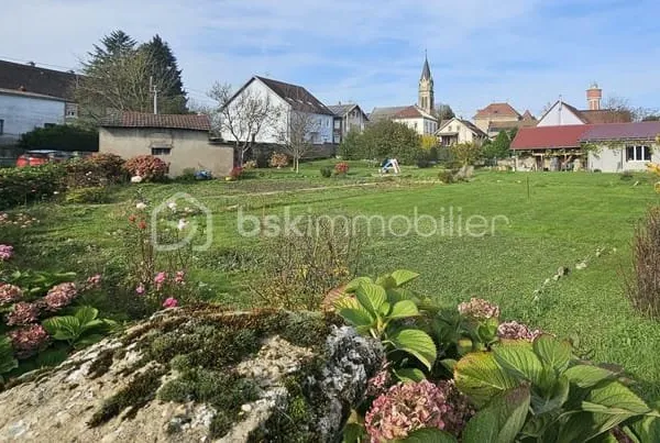 TERRAIN CONSTRUCTIBLE DE 585 M2 SITUE A MONTREUX VIEUX