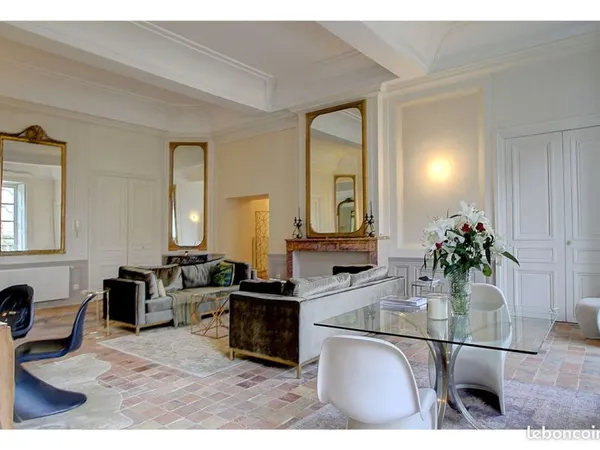 La vie au Chateau ...