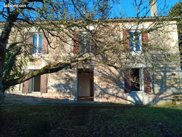 Maison pierre + dependances + 7800m2 terrain (prairie bois) + puits