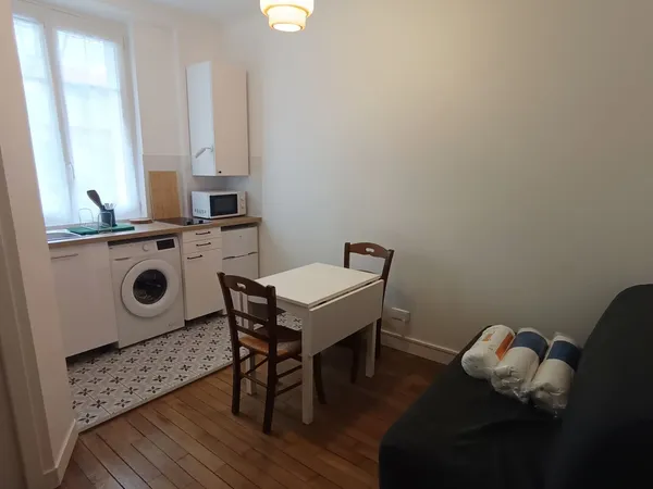 Loue studio meublé rénové