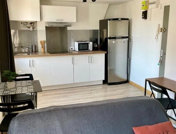 Studio plein coeur cours Julien (idéal investisseurs)