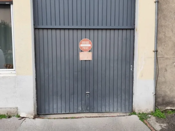 Loue garage - Villeurbanne - Gratte ciel/Flachet