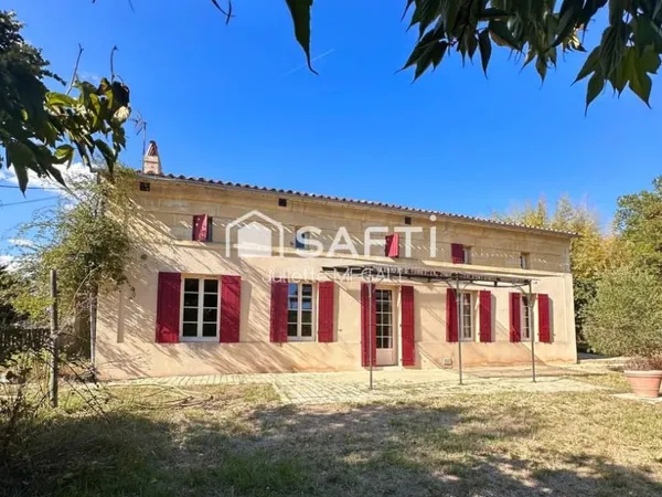 Maison en pierre au coeur de la nature