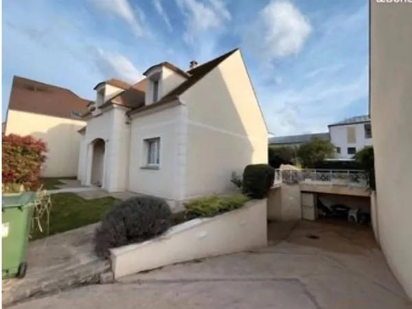 Maison 6 pièces 222 m²