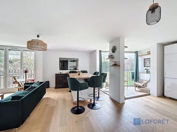 Appartement rénové - centre ville Arpajon - F3 - 68m²
