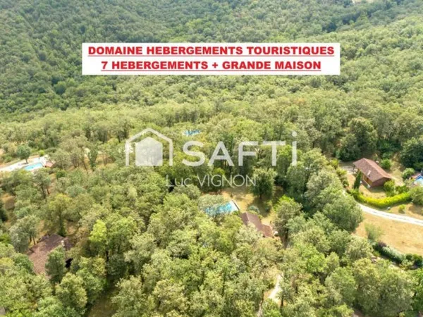 MAGNIFIQUE DOMAINE DANS SON ECRIN DE VERDURE