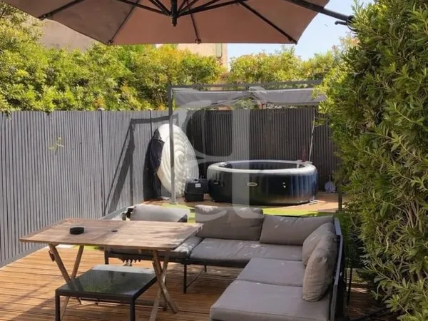 Villa rénovée avec jardin et jacuzzi, vendue meublée à Lorio