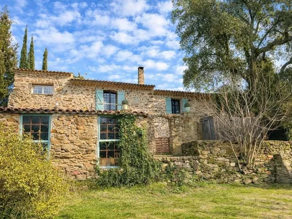 Propriété de Charme