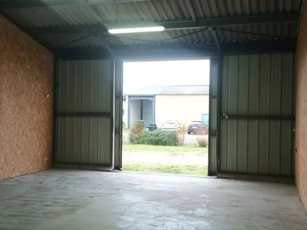 Location hangar