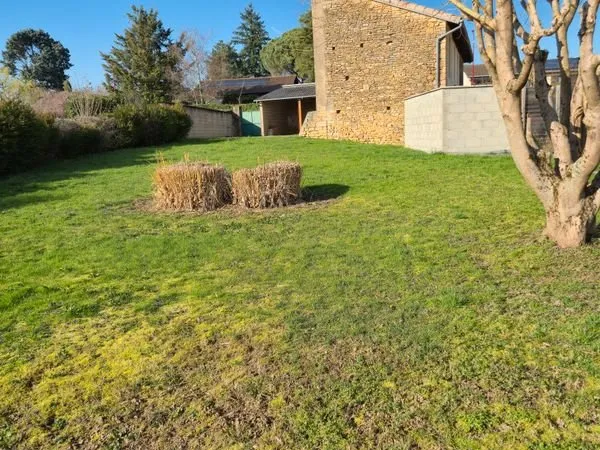 Terrain à bâtir de 580 m2 à CRECHES SUR SAONE