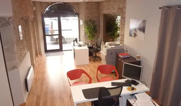 Local commercial 3 pièces 88 m²