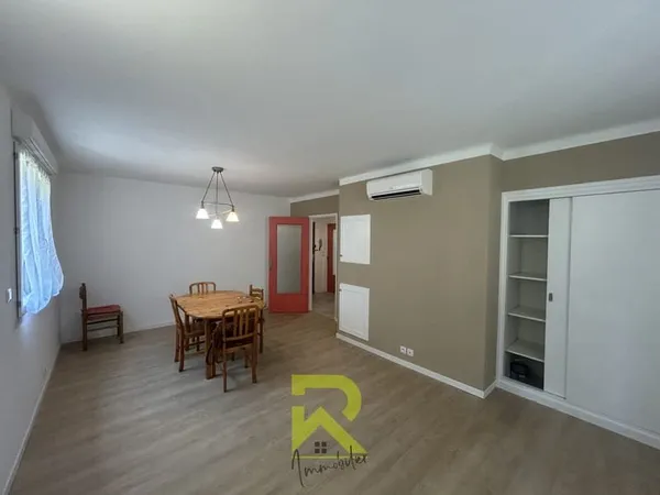 Béziers, location d'un appartement deux pièces à 650 EUR (CC)