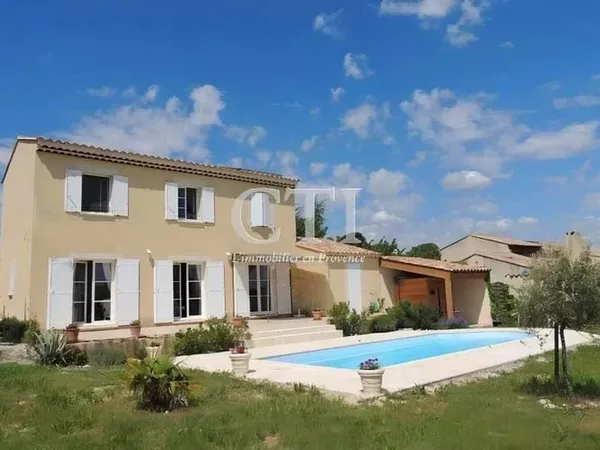 Villa provençale en position dominante avec Vue sur le Mont-Vent