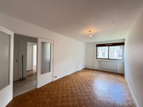 Joli F2 rafraîchi de 46m2 avec CAVE et GARAGE à louer secteur Beaubrun