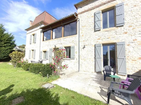 Maison 11 pièces 400 m²