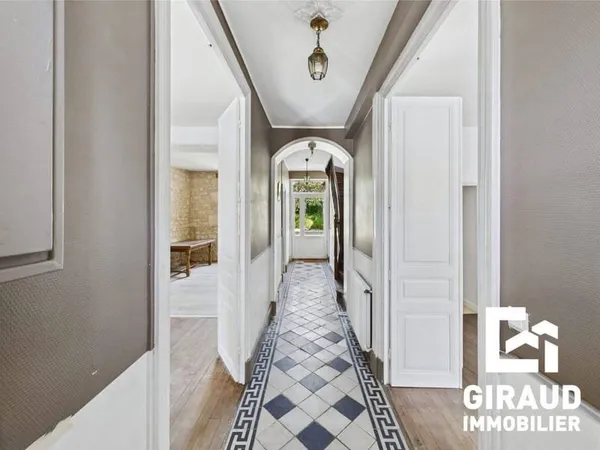 Maison 8 pièces 190 m²