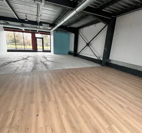Local d'activité 200 m² - RDC - Perrignier - accès livraison