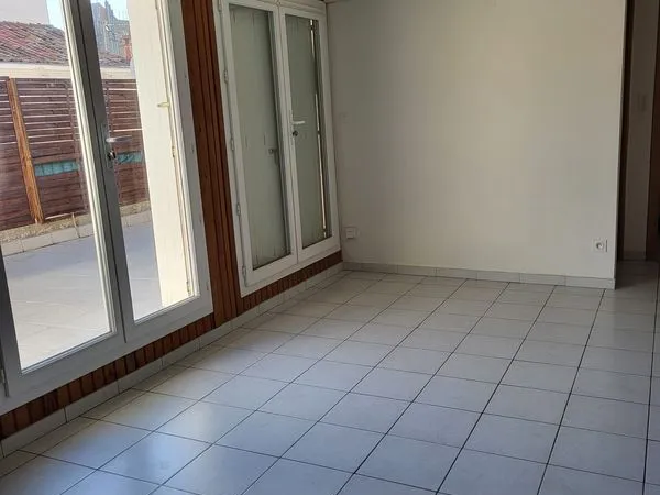Appartement T2 avec terrasse et parking