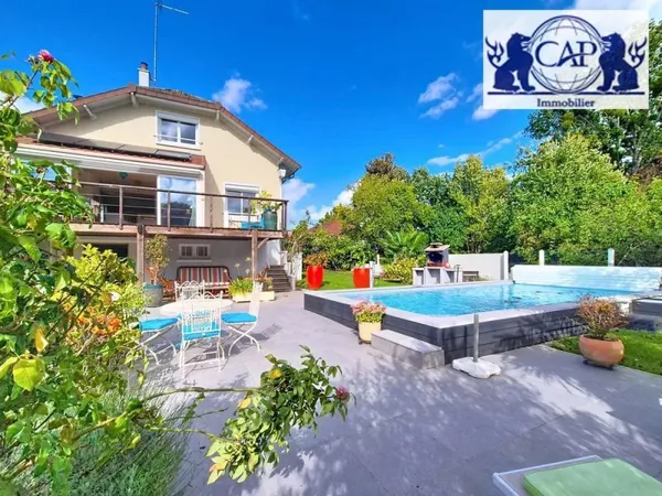 PROPRIETE au bord de l'Yonne - Piscine chauffée - Prestations d