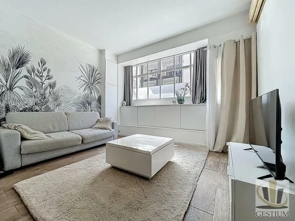 Superbe Appartement Meublé avec Terrasse en Plein Centre d'Arcachon