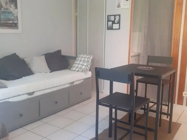 Location studio meublé avec place de parking
