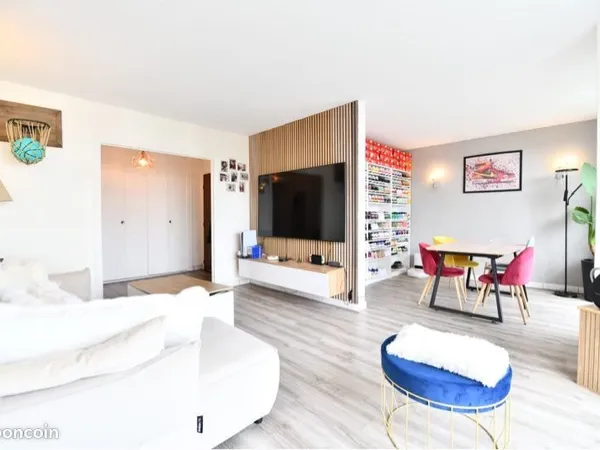 Appartement 5 pièces au dernier étage dans résidence de standing sécurisée - 92 m² lumineux - Balcon