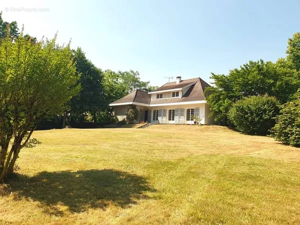 Hagetmau : maison de 209 m2 à acheter pour famille avec enfants