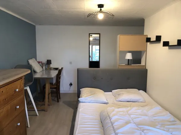 Propose location chambre chez famille La Roche sur Yon