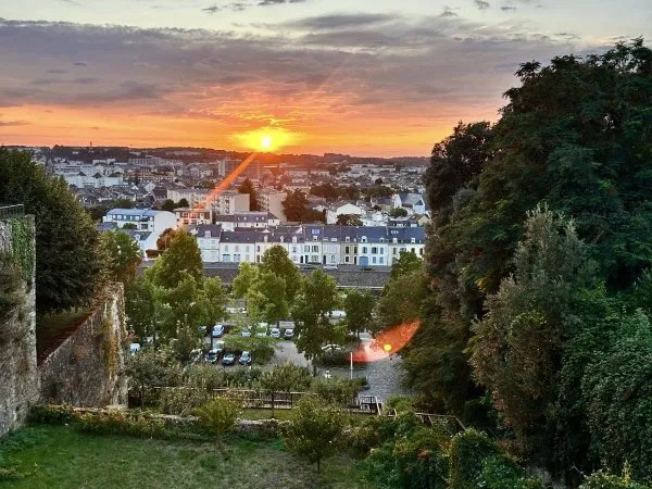 T2 meublé lumineux avec vue - coeur du Vieux-Mans