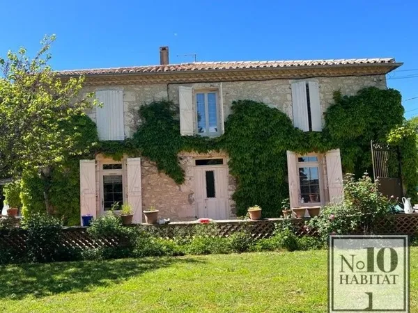 Maison 7 pièces 260 m²