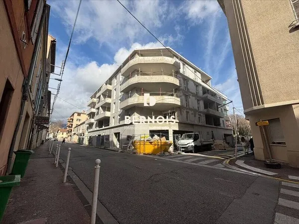Local commercial 207 m²