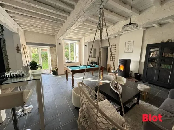 Villa 7 pièces 270 m²