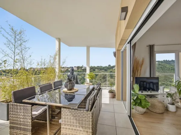 Lumineux appartement 3 pièces avec vaste terrasse