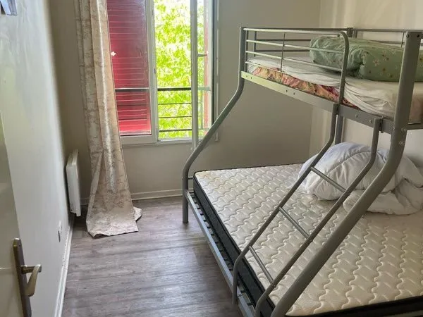 Chambre à louer pour une étudiante