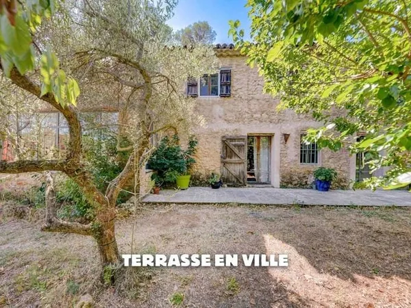 Maison 8 pièces 210 m²