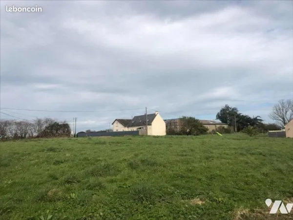 Terrain 2360 m² MONTFARVILLE