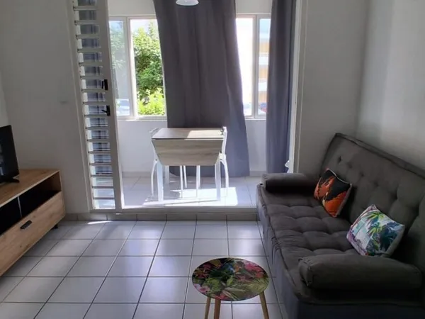 Studio 1 pièce 27 m²