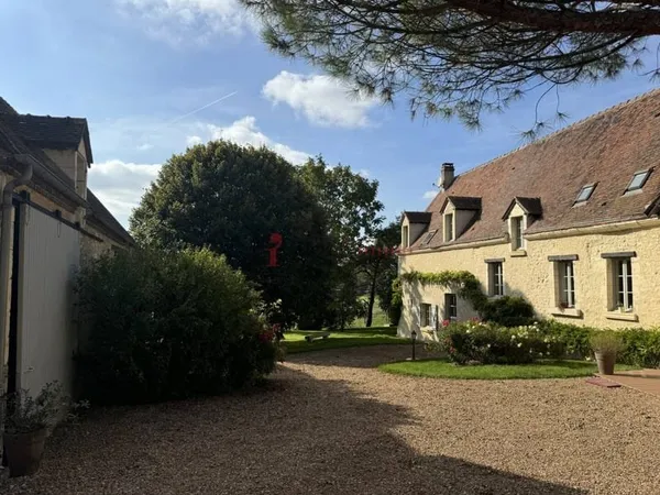 Maison 9 pièces 319 m²