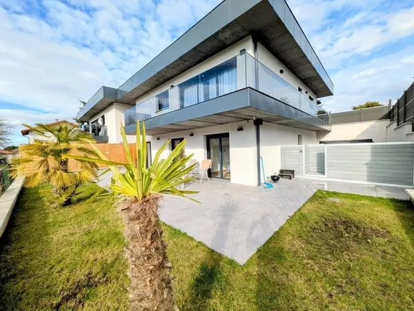 Villa 5 pièces 160 m²