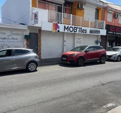AU MOULE CENTRE VILLE LOCAL COMMERCIAL OU PROFESSIONNEL A L