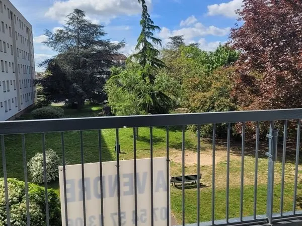 Apparemment. 3 pièces. 63m²