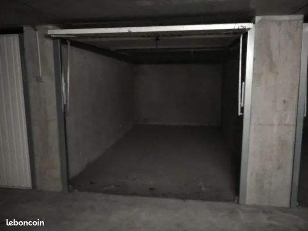 Garage/box 13 m² Bourgoin Jallieu