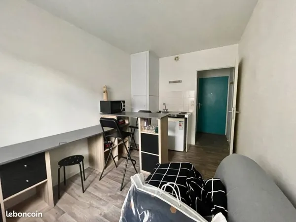 Studio 1 pièce 13 m²
