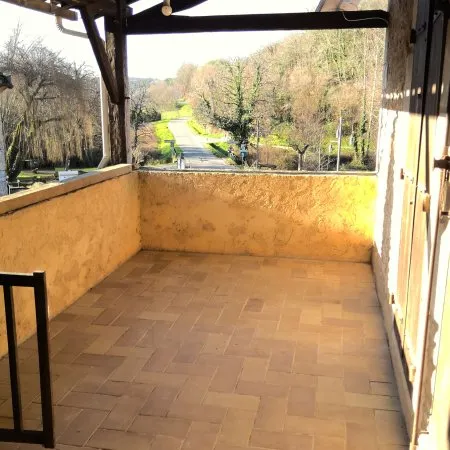 Loue appartement entièrement rénové