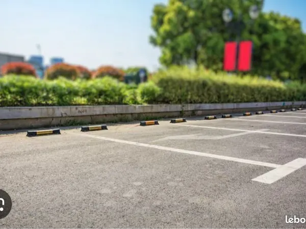 Place parking boulevard Vauban à louer