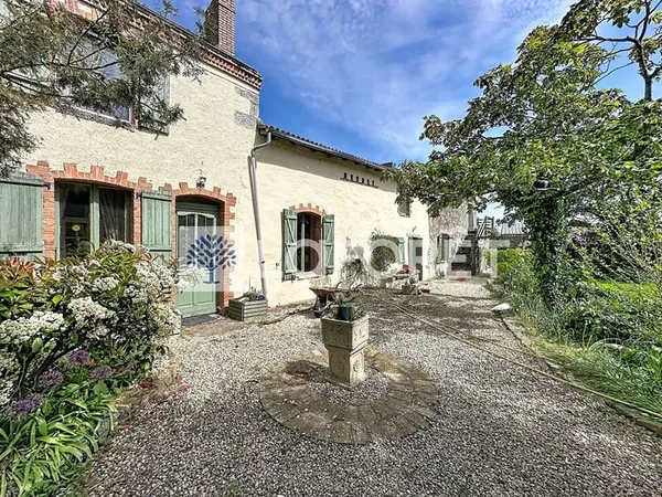 Charmante maison familiale avec dépendances et grand terrain