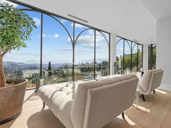 A louer, Cote d'Azur Mougins village, vue mer, 5 chambres doubles, piscine
