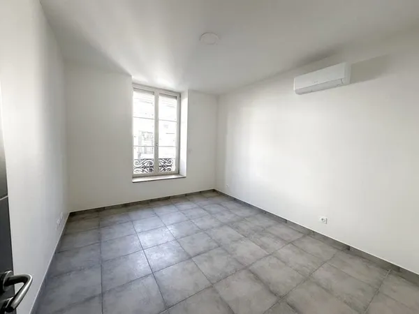 APPARTEMENT TYPE 2 NEUF 2EME ÉTAGE.CENTRE VILLE.