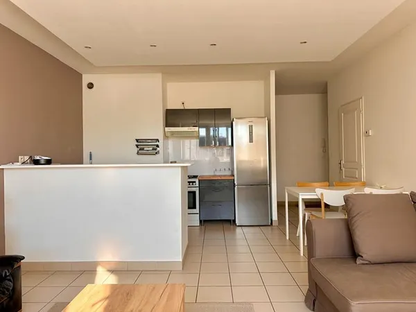 Villefranche-sur-Saône - T2 meublé avec garage - 57 m2